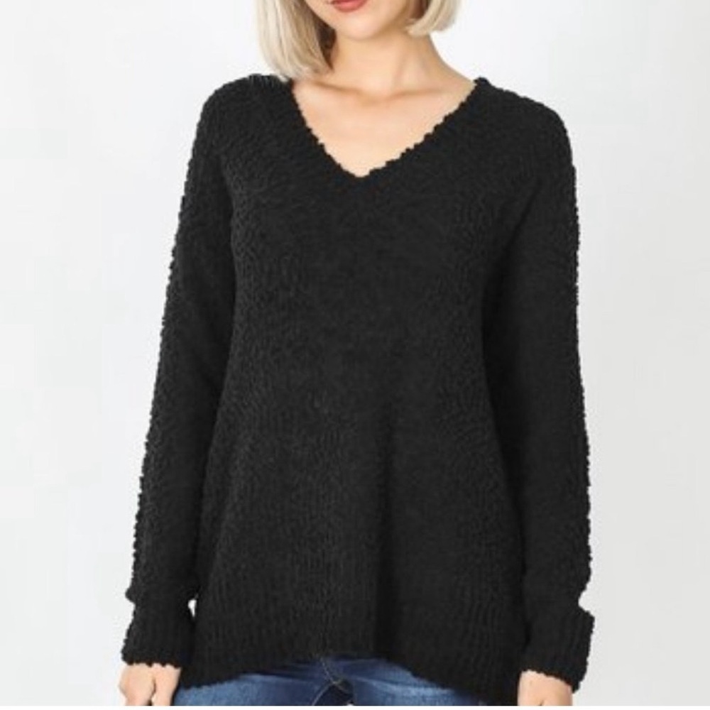 Zenana Outfitters Black V-Neck Sweater